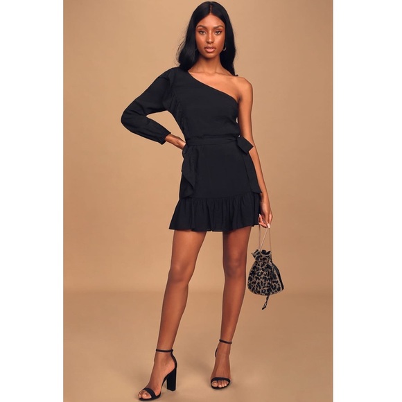 Lulus Dresses & Skirts - Lulus Black One Shoulder Ruffled Mini Dress